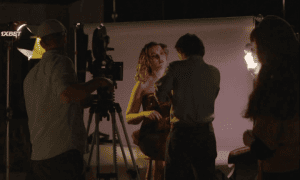 �������