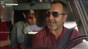 ����� ����