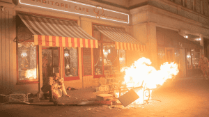 �������-������