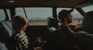 �����