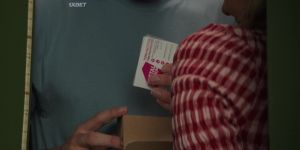 �������