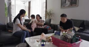 �����