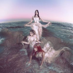 The Warning - Everything�s Falling